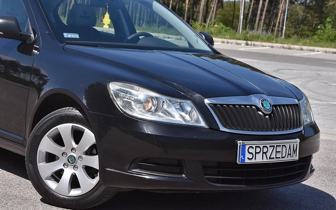 Skoda Octavia cena 19900 przebieg: 200000, rok produkcji 2011 z Kielce małe 667